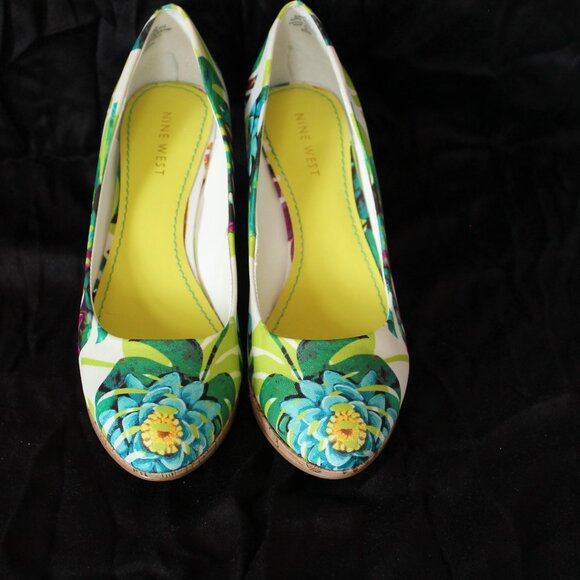 Nine west, 6.5 US floral heels - Picture 4 of 5